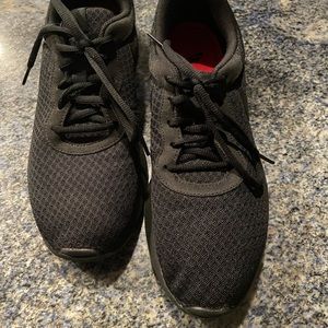 Nike Tanjun men’s 9.5